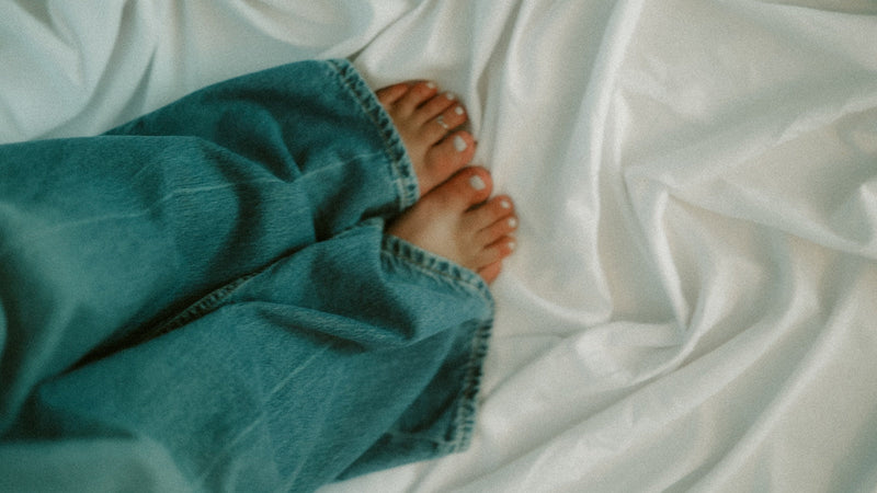 Plantar Fasciitis and Sleep: Positions, Night Pain, and Overnight Healing